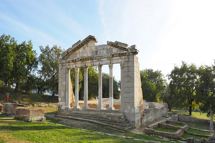 Apolonia Archaeological Park - (20 km) 20 min 